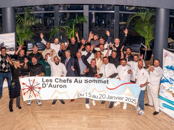 Les chefs, partenaires et organisateurs de la nouvelle édition des chefs au sommet d'Huron réunis au lycée hôtelier de Nice pour sa conférence de presse